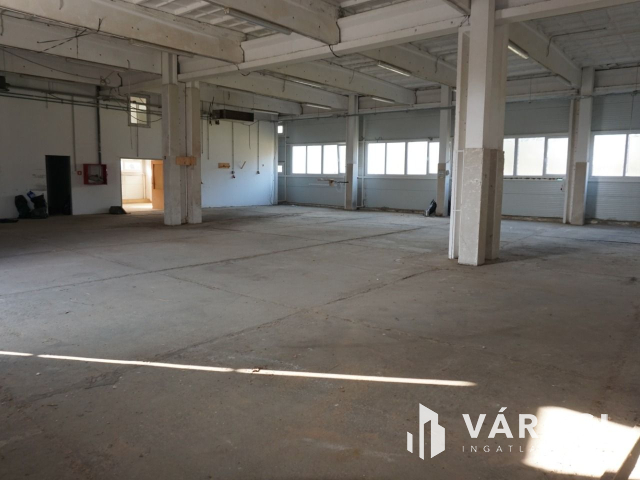 Közel 1000 nm-s ipari csarnok Nagykanizsán