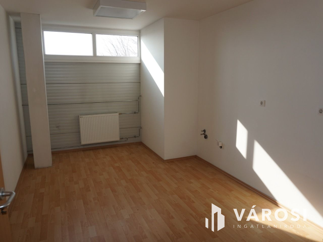 Közel 1000 nm-s ipari csarnok Nagykanizsán