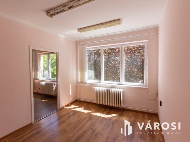 Kiadó 99 m2-es, több szobás iroda