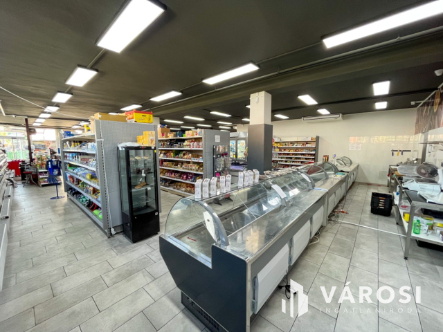 Belvárosban felújított üzlethelyiség kiadó!