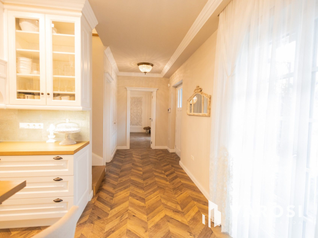 Mediterrán hangulatú ingatlan az Aranyparton