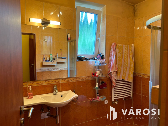 3 szintes családi ház Salgótarján egyik legjobb helyén eladó