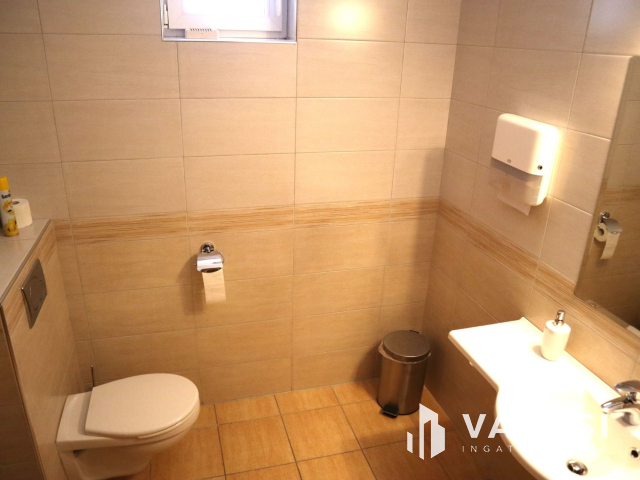 7 apartmanos üdülőház a Balaton partján