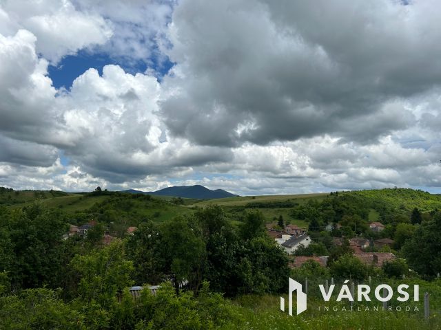 Etesen 75 nm-es családi ház eladó