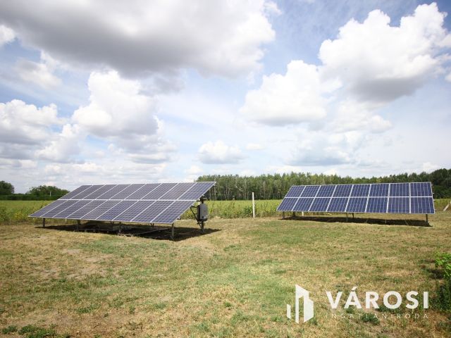 Napelemes tanya Balástyán