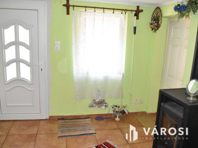 Szép kis kádár kocka a paradicsomban!