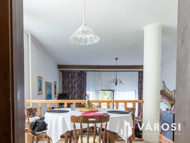 Kertkapcsolatos sorház Budakeszin