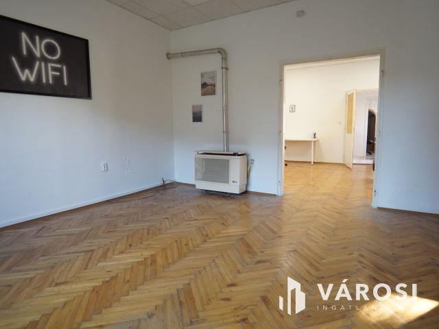 Kiadó lehetőségekben gazdag ingatlan a Belvárosban