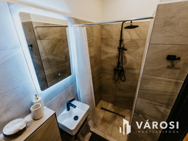 Különleges,értékes,extra "Mini Hotel" eladó.