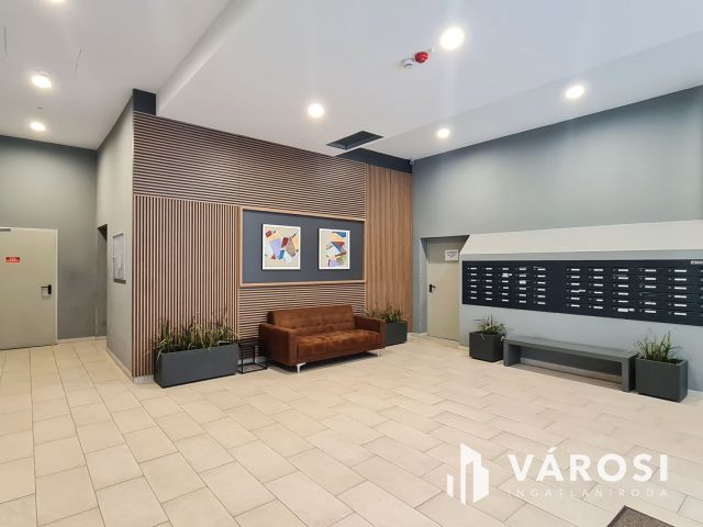 Eladó garázs, a 13. kerület megújult részén