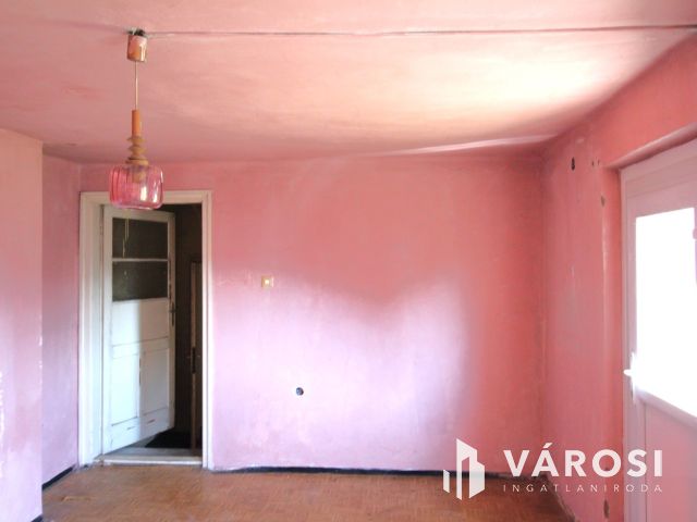 Eladó egy szintes 197 nm-es, összkomfortos családi ház!