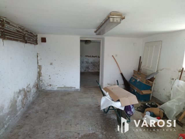 Eladó egy szintes 197 nm-es, összkomfortos családi ház!