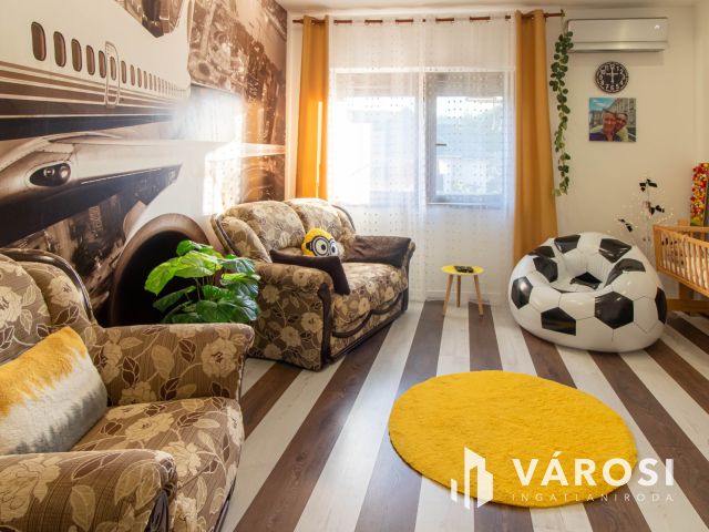 Fiatalos, teljesen felújított családi ház Tokodon