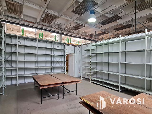 Kiadó 129 m2, nagy belmagasságú raktár a XI. kerületben