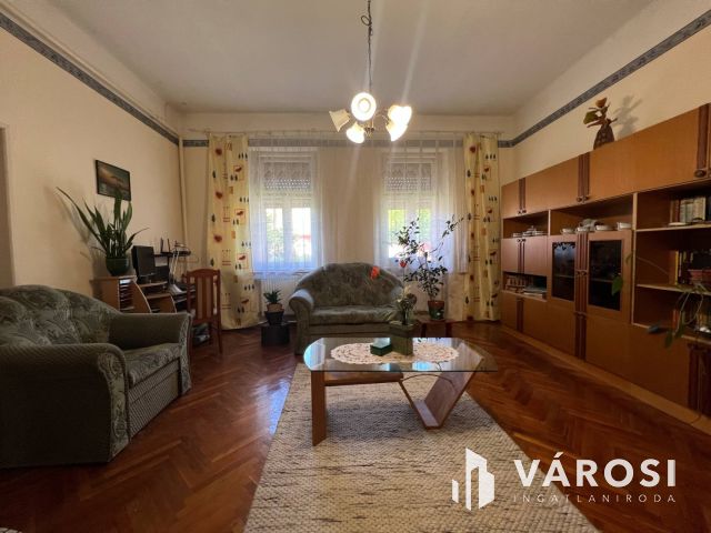 Kétgenerációs, külön bejáratú hangulatos otthon