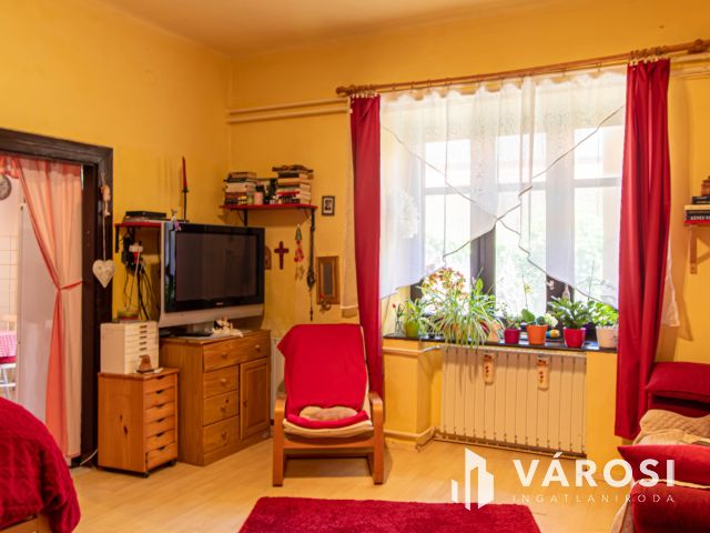 Sváb parasztház Pilisborosjenő szivében eladó