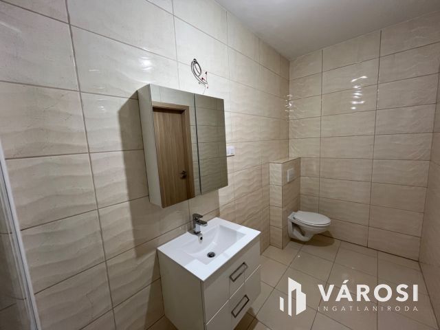 Debrecen mellett, 3 szoba nappalis kulcsrakész ház!