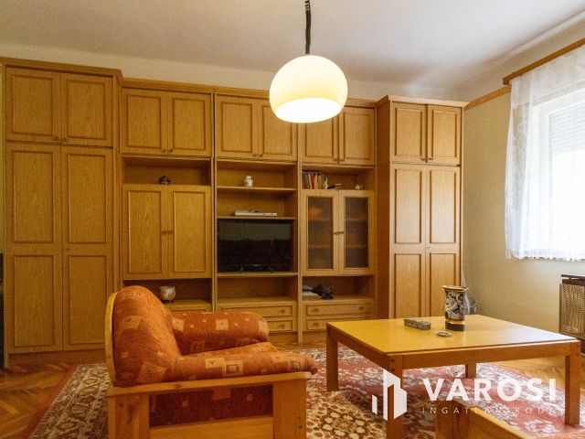 Gondosan karbantartott 2 szobás téglaház