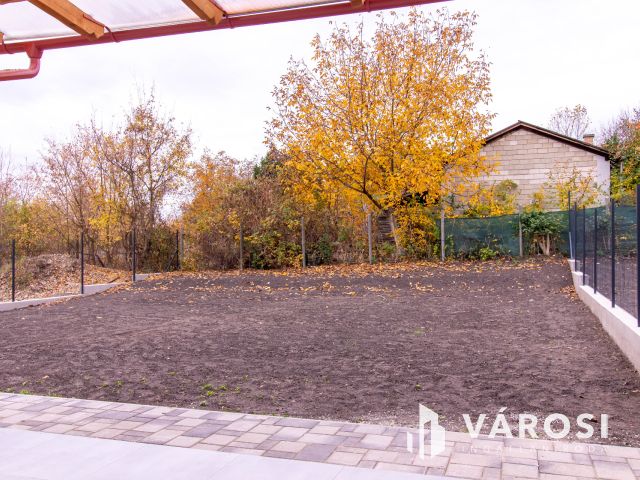 Új Építésű, A+++ Energiabesorolású Ikerház Fél Zsámbékon