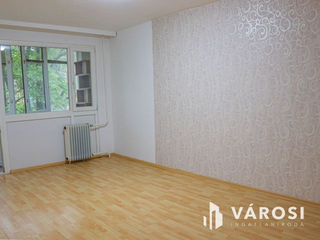 Frekventált helyen 2 szobás panelprogramos