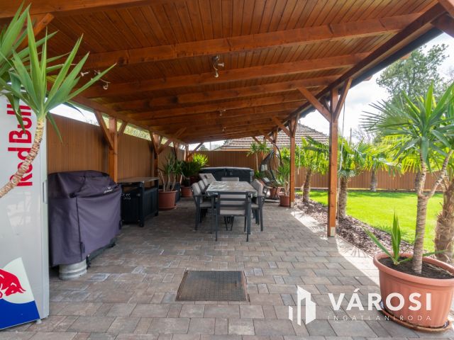 Exkluzív családi ház Tiszaföldvár szívében