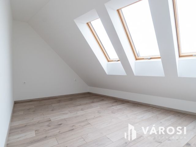 Új építésű penthouse a belváros szívében