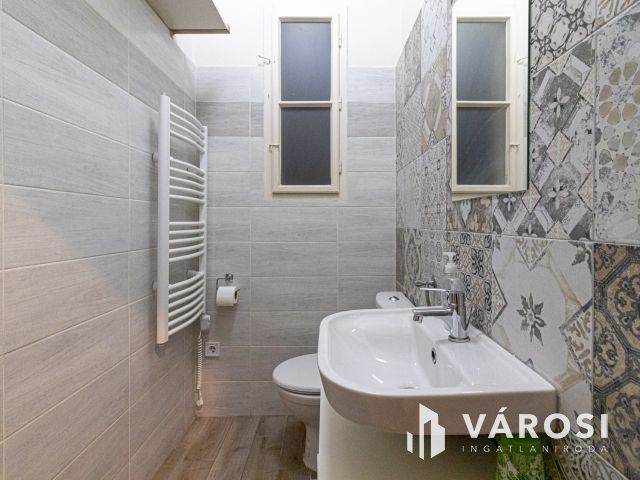 65 m2-es jó állapotú lakás a Nagy Diófa utcában!