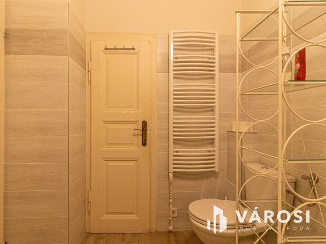 65 m2-es jó állapotú lakás a Nagy Diófa utcában!