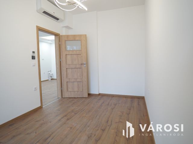 Fonyódon, 150m-re a víztől, új lakás, Wellness használattal!