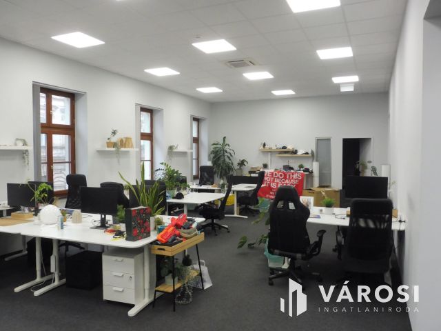 Újgenerációs iroda,kompromisszumok nélkül,top panorámával.