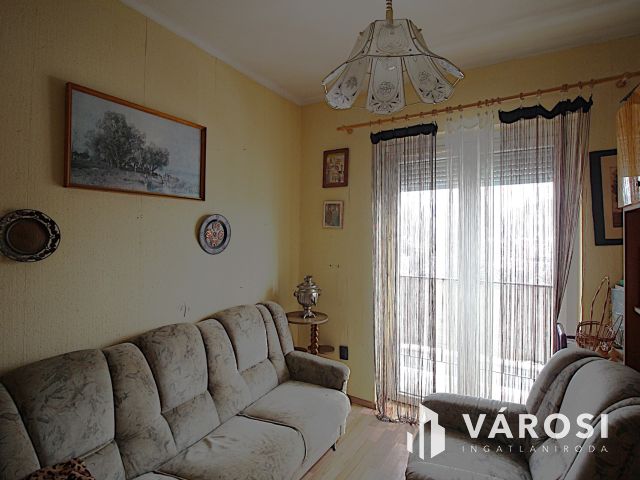 Kitűnő helyen, kétszobás, otthonos lakás