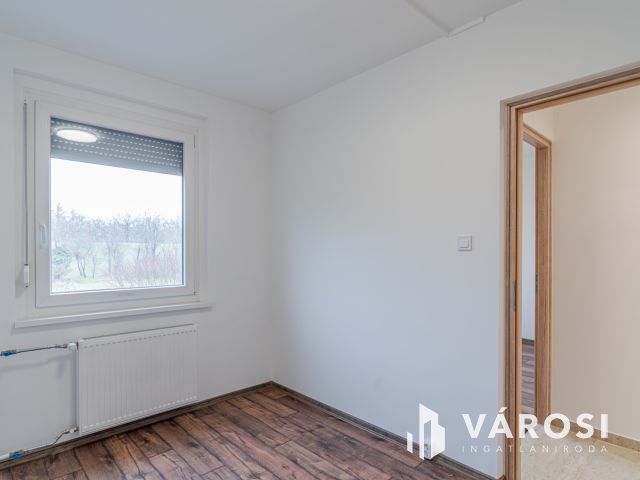 Teljesen felújított első emeleti lakás amerikai konyhával