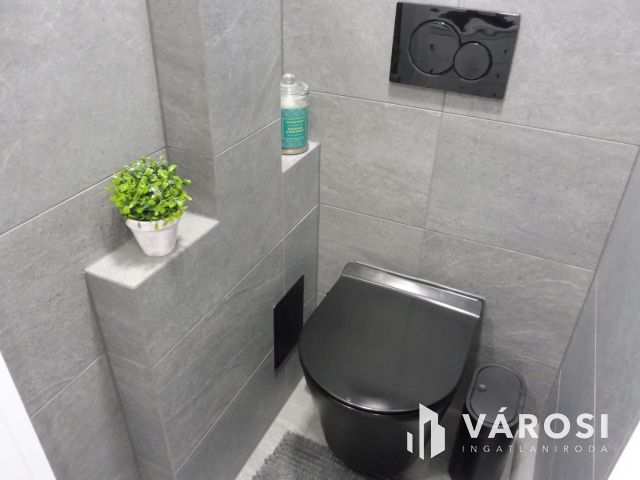 Újszegedi panel,top helyen,top minőségben eladó.