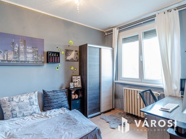 Patent lakás a lugasban