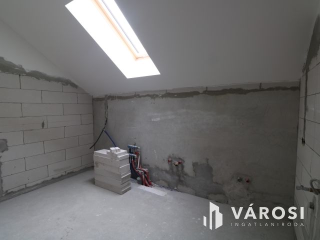 Kulcsrakész ikerház Újszegeden.