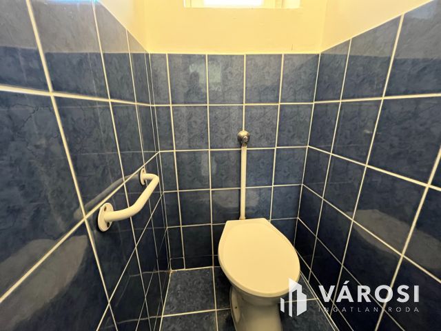 Debreceni 2 szobás jó ház, csendes kis utcában eladó!