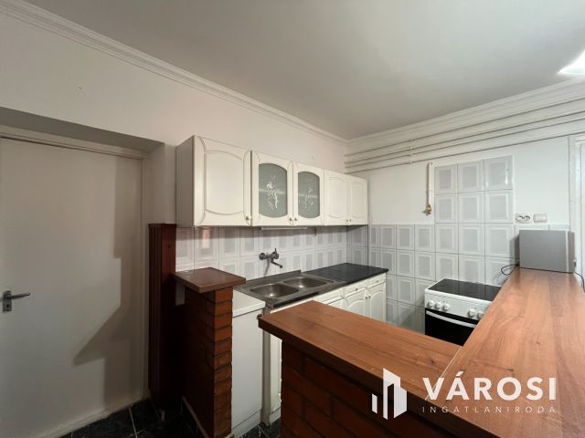 Debreceni 2 szobás jó ház, csendes kis utcában eladó!