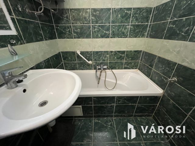 Debrecen Belvárosában 2 Szobás Jó Kis Ház!