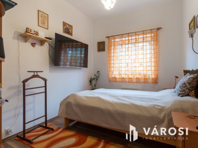 Két lakrészes családi ház Szabadifürdőn