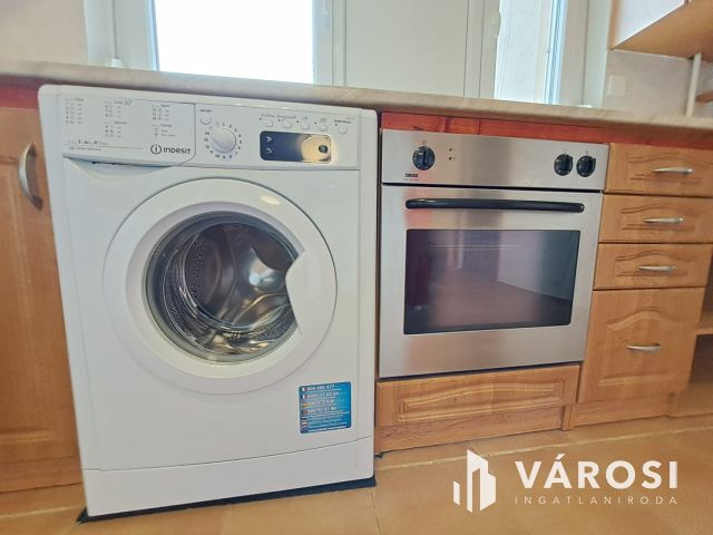 Újkerti 3 szobás panel lakás kiadó