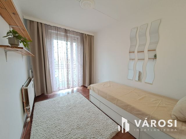 Újkerti 3 szobás panel lakás kiadó