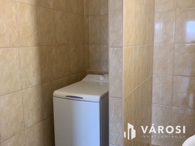 Derék utcán eladó egy  felújított, panorámás lakás