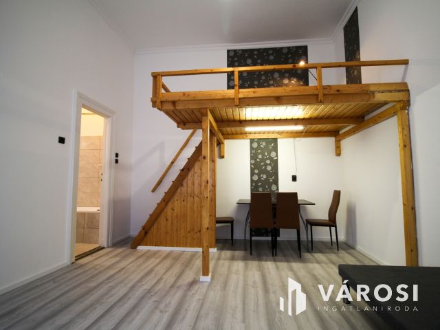 Galériás lakás kiadó a Kálvin tér közvetlen közelében