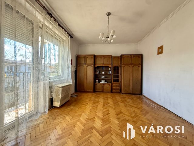 Vásártéren 2+1 félszobás, erkélyes lakás eladó!