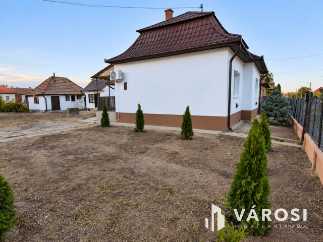 Felújított családi ház, saroktelken, Zsámbokon